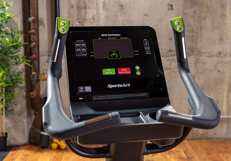 SportsArt Elite Line Eco-Natural C574U upright cycle - zelf aangedreven - LCD display