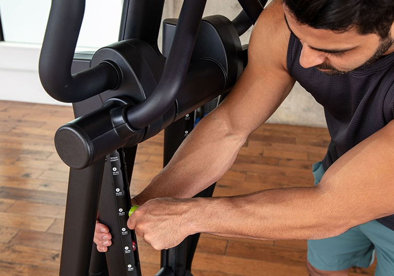 SportsArt Prime Line Eco-Natural E873 elliptical - LED display